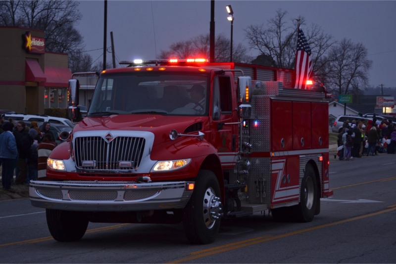 PHOTO GALLERY 2019 West Plains Christmas Parade Ozark Radio News