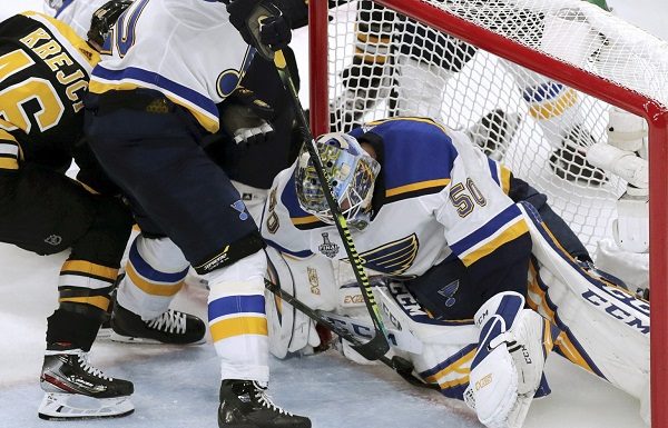 Binnington makes 50 saves, Blues top Golden Knights to end skid