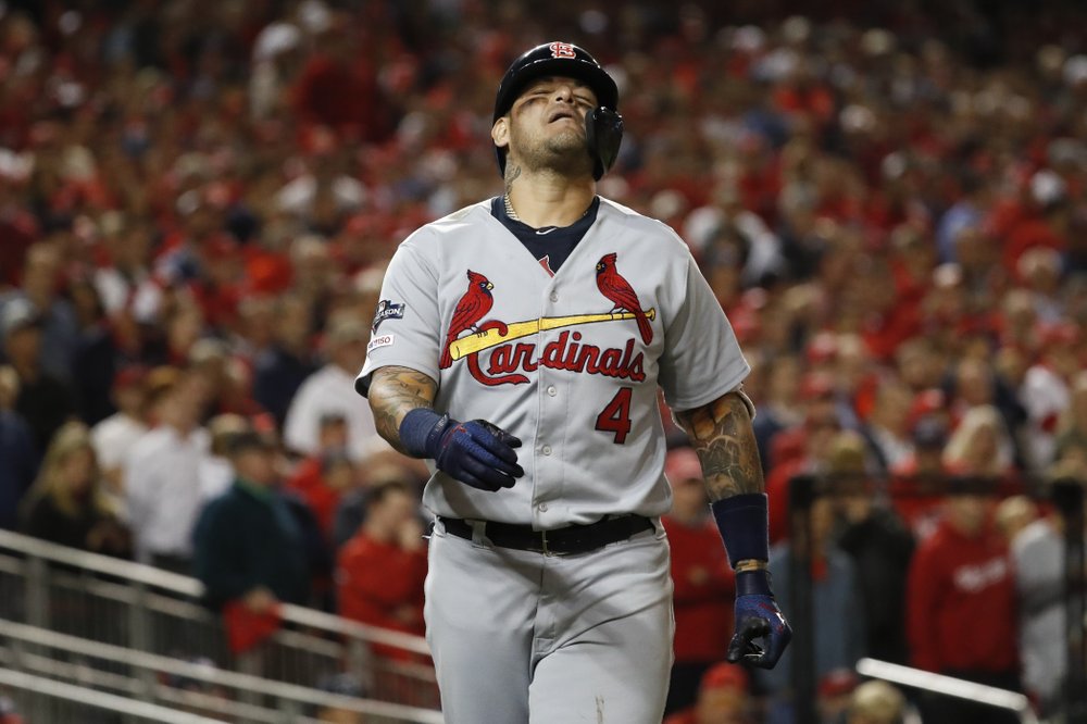 Cardinals catcher Yadier Molina wins Roberto Clemente Award