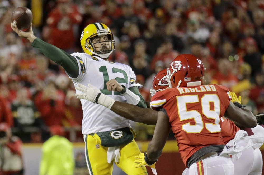 NFL: Brett Favre Believes Aaron Rodgers Will Finish His Career Elsewhere