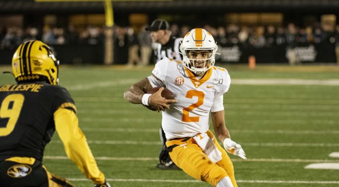 Tennessee clinches bowl berth, beats Missouri 24-20