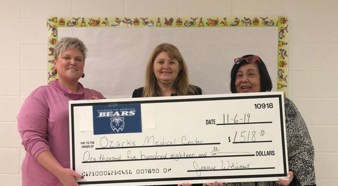 Mammoth Spring Schools donate to OMC Foundation