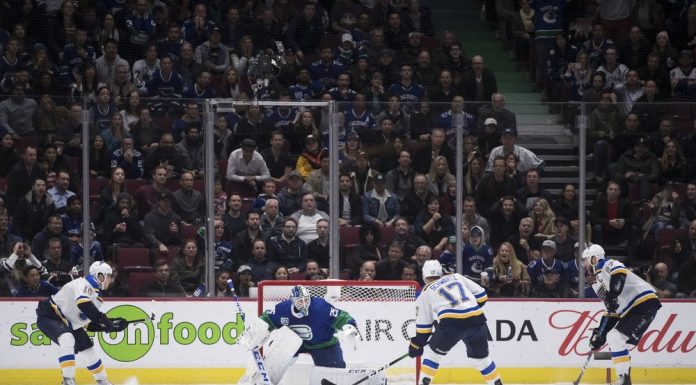 Schwartz finishes 3-on-0 to lift Blues over Canucks in OT