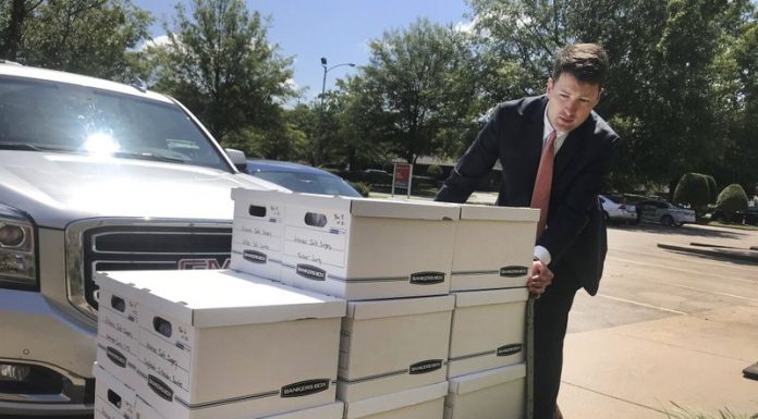 Court says Arkansas must count eye law referendum signatures