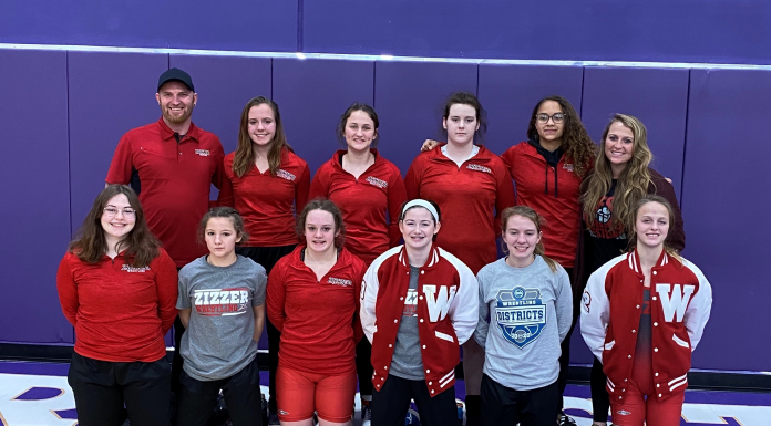 Lady Zizzers wrestling finishes fourth in districts