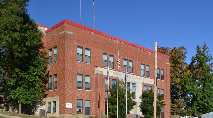 Winona Police Chief Files Lawsuit Alleging Retaliatory Arrest by Shannon County Sheriff and Deputies