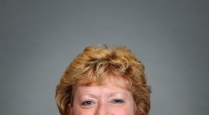 Brenda Smith receives community service award from MSU