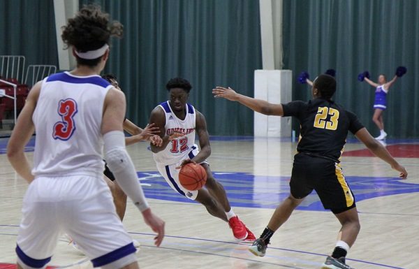 Grizzlies extend winning streak with 71-69 victory over Raiders
