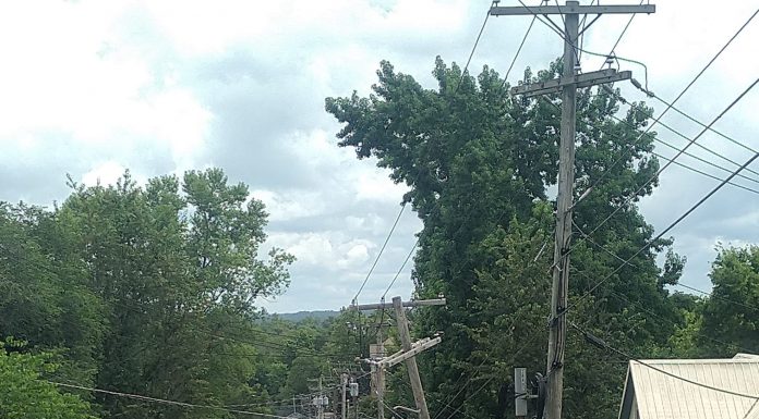 Car Crash causes Sunday Power Outages in West Plains