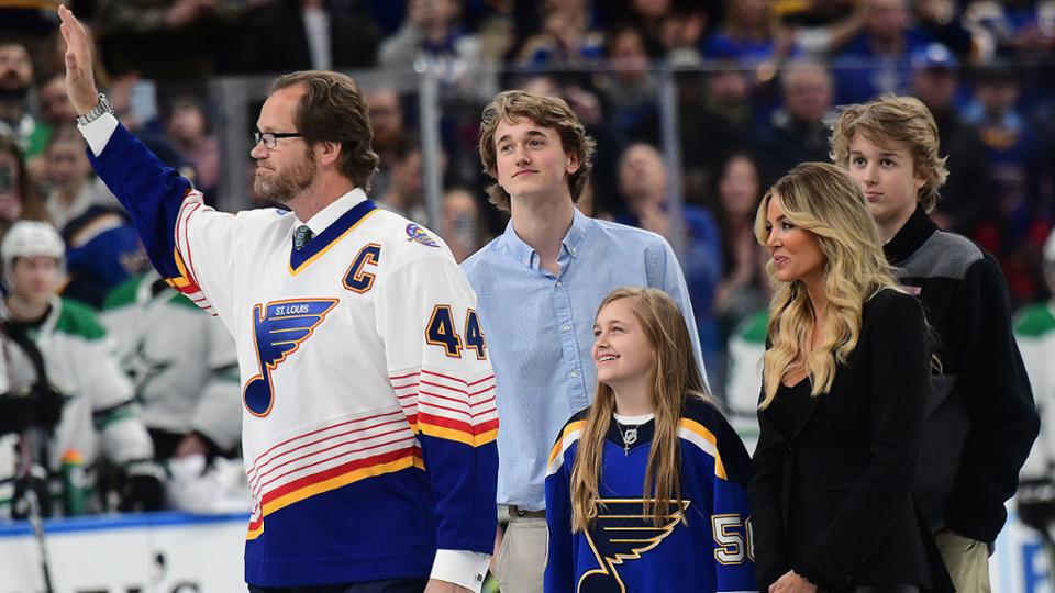 St. Louis Blues to honor Chris Pronger by retiring his No. 44 in