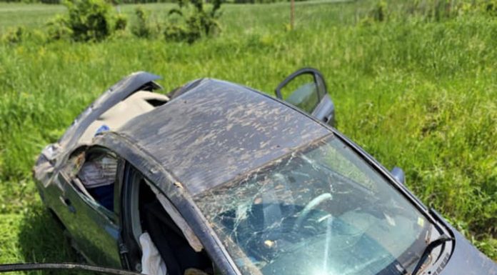 Mid-Day Mountain Grove Crash Leaves Three Teens Injured