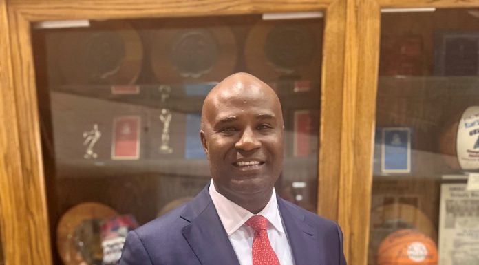 Crockett Oaks III Named 2022 Distinguished Zizzer Alumnus Recipient