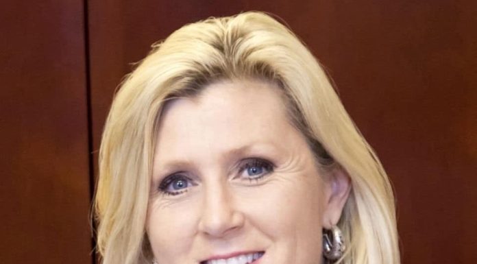 Janet Crow Withdraws Name From Republican Ticket for Howell County Collector Amid Lawsuit, Runs as Independent
