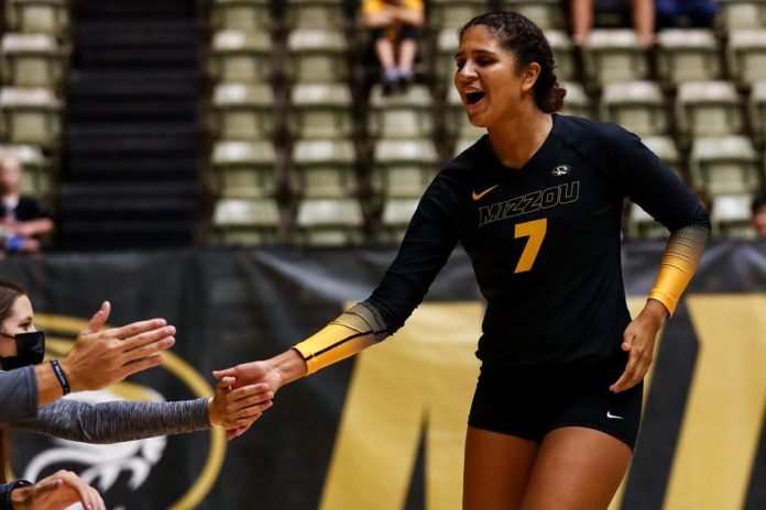 08202021_MIZ_VB__Black_and_Gold_edits_hd_05