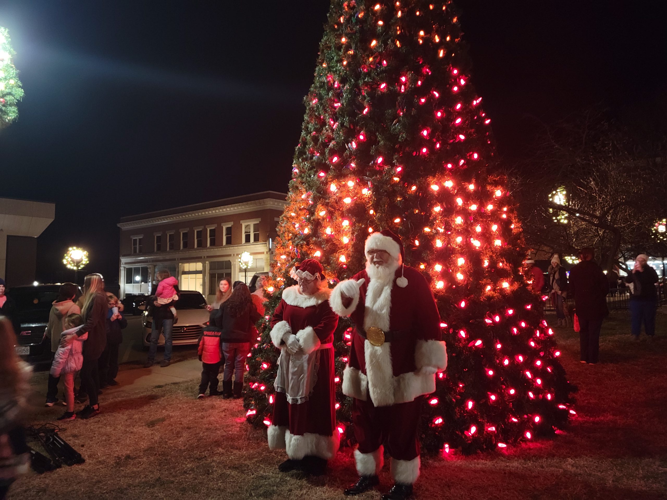 West Plains Christmas Tree Lighting Ceremony Ozark Radio News