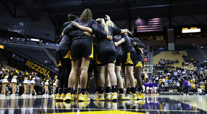 Women’s Basketball Falls to Tennessee