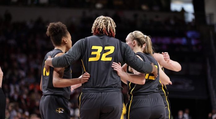 Women’s Basketball Falls to No. 1 South Carolina