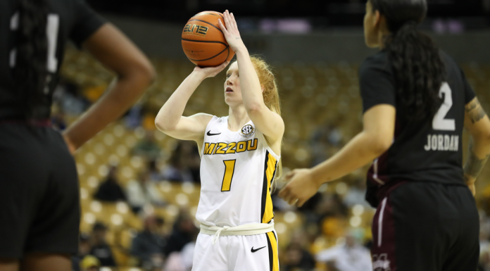 Hansen Scores 1,000th Point, Women’s Basketball Defeats Mississippi State