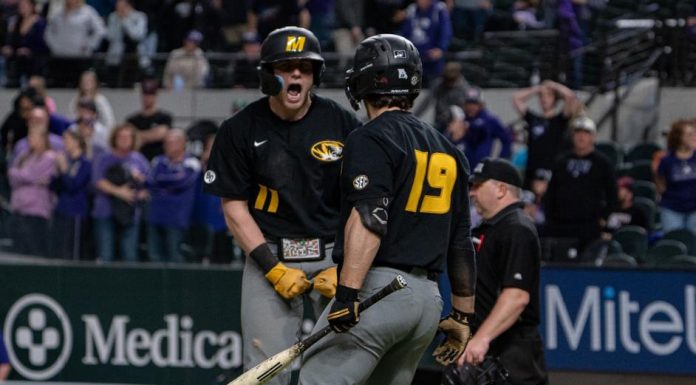 Baseball Rallies to Take Down No. 16 TCU