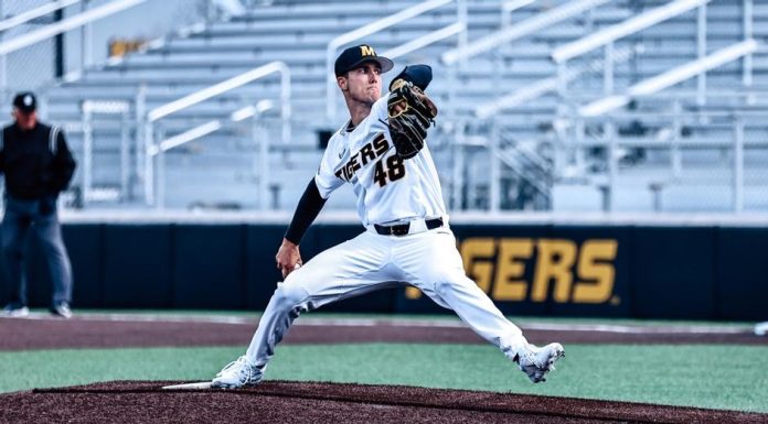 Baseball Blanks Western Illinois for Eighth-Straight Victory