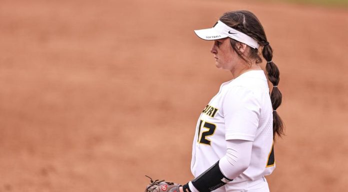 Softball Hosts Drake Wednesday in Midweek