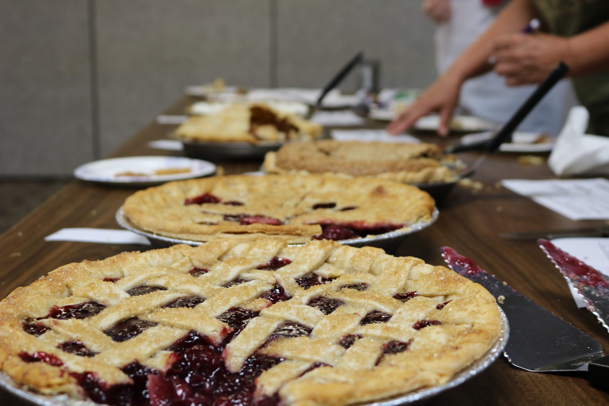 old-time-music-ozark-heritage-festival-pie-competition-cooking-stage