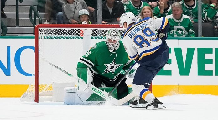 Stars win season opener against Blues in shootout