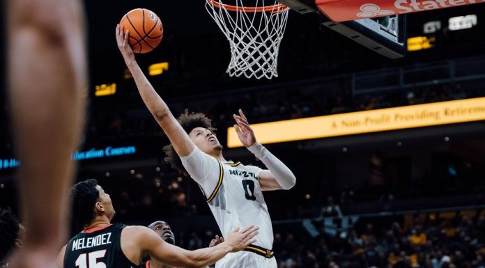 Men’s Basketball Travels to Face No. 6 Kentucky Tonight