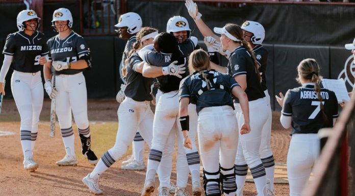 No. 13/15 Softball Secures Sweep of RV/RV South Carolina; Fifth Seed in 2024 SEC Tournament