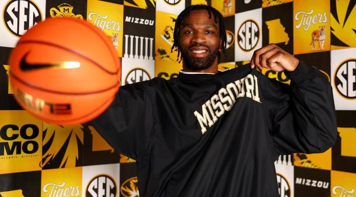 Men’s Basketball Completes Class with Josh Gray