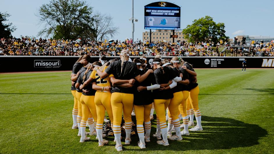 Softball To Compete In 2025 Shriners Children s Clearwater Invitational Presented By EvoShield