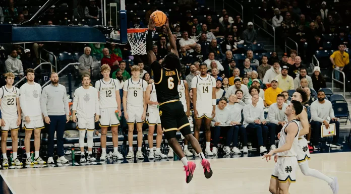 Men’s Basketball Falls at Notre Dame, 76-71