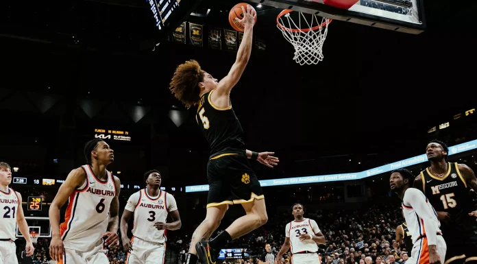 Men’s Basketball Hosts No. 21 Georgia Tuesday