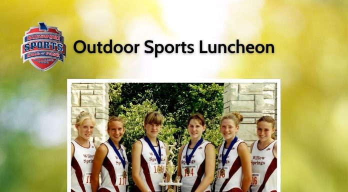 Missouri Sports Hall of Fame honors Willow Springs Cross Country Team