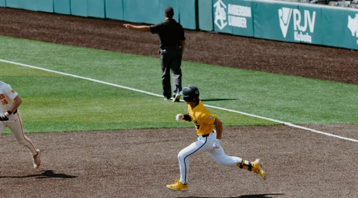 Baseball Falls in Series Rubber Match at No. 22 Tennessee