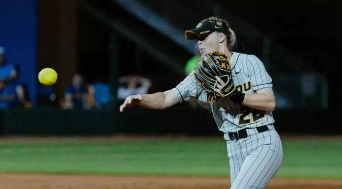 Softball Falls in Series Finale at Florida
