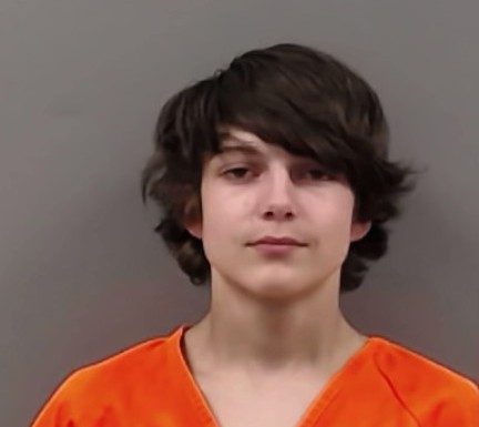 Yellville teen arrested after handgun found at graduation ceremony