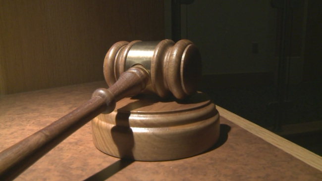 Missouri dentist charged in arson fire surrenders license
