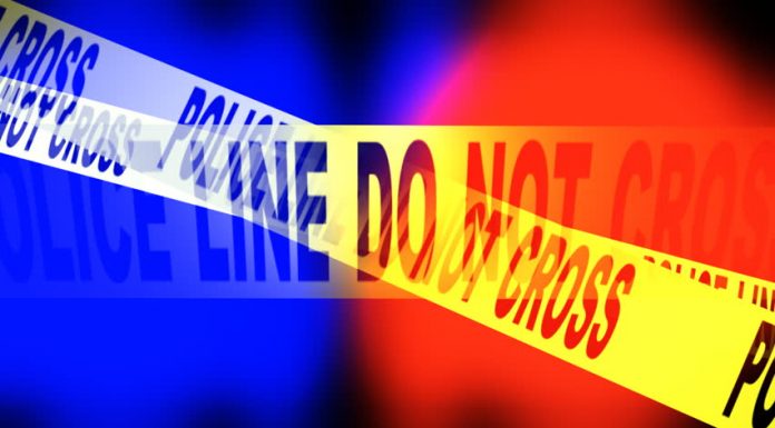 Arkansas police officer shot outside apartment complex