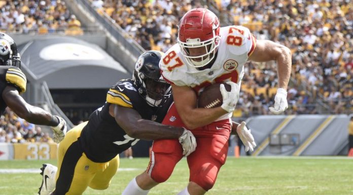 Travis Kelce hosts SNL