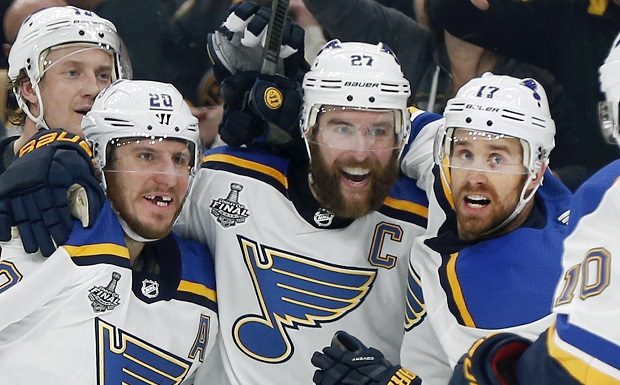 Blues defeat Ducks, extend lead for final West Division playoff spot