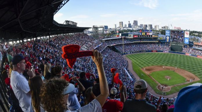 MLB Eyes $640K Loss Per Game Sans Fans