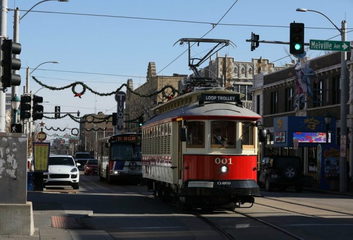 trolley1017