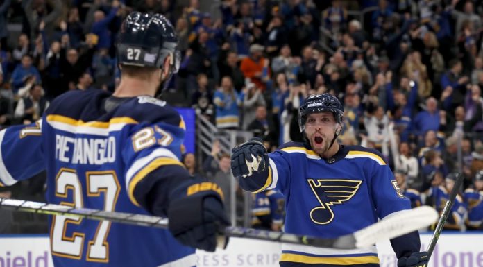 Golden Knights score four straight in third, defeat Blues