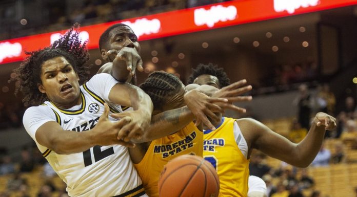 Smith scores 21, leads Missouri past Morehead State 70-52