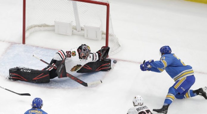 De la Rose, Faulk rally Blues to 4-3 win over Blackhawks