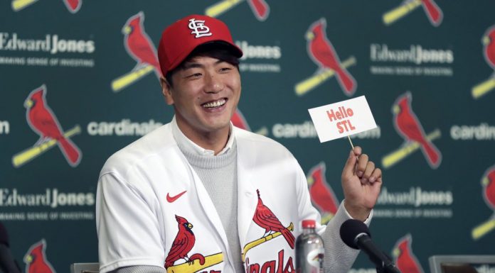 Cardinals sign top South Korean pitcher Kwang Hyun Kim