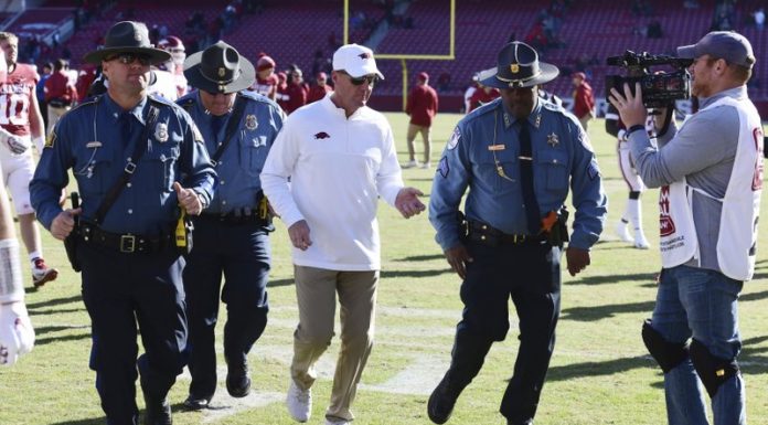 Auburn hires ex-Arkansas coach Chad Morris to run offense