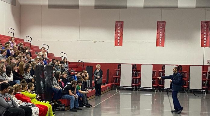 Pulmonologist speaks to middle school students on vaping dangers