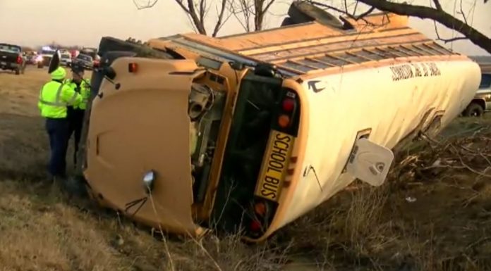 Nine injured in Arkansas school bus crash